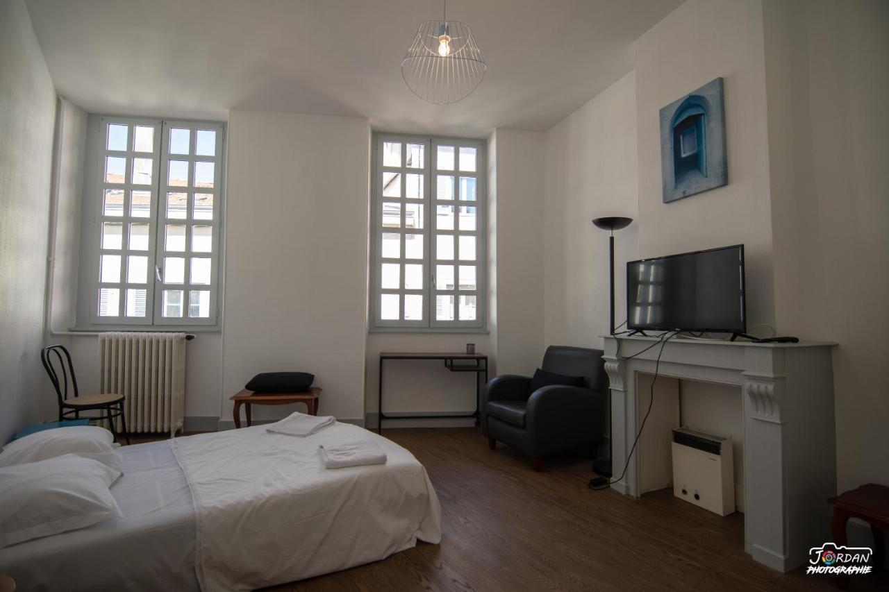 Hyper Centre - 3 Chambres - Gare - Wifi - Cosy Bourg-en-Bresse Exterior photo